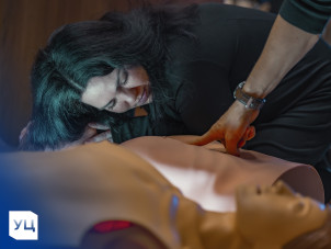 Очное обучение для медперсонала. Слушатель выполняет упраженение