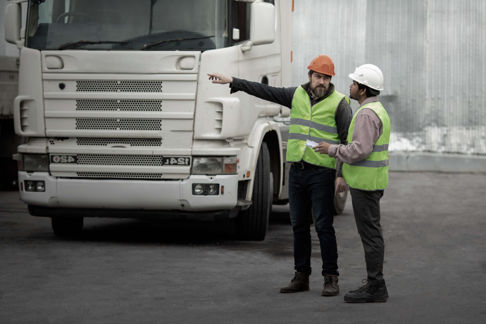 Обучение водителей, осуществляющих перевозки опасных грузов в соответствии с Соглашением о международной дорожной перевозке опасных грузов (базовый курс) (не имеющих действующего свидетельства ДОПОГ) | Обучение, аттестация, лицензирование